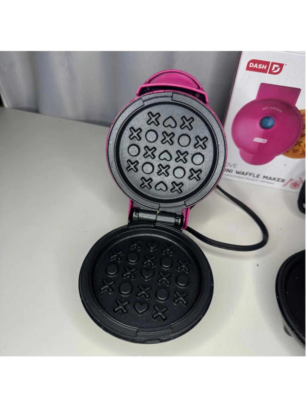 2 Dash Mini Makers: Love XO Heart Waffle (DMWX001MA) w Box & Griddle (DMS001BK)